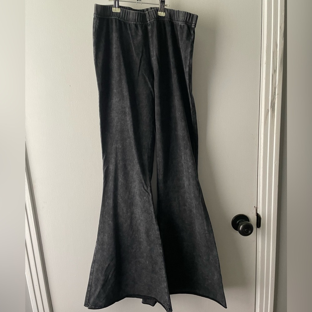 Stylish Black Wide-Leg Pants